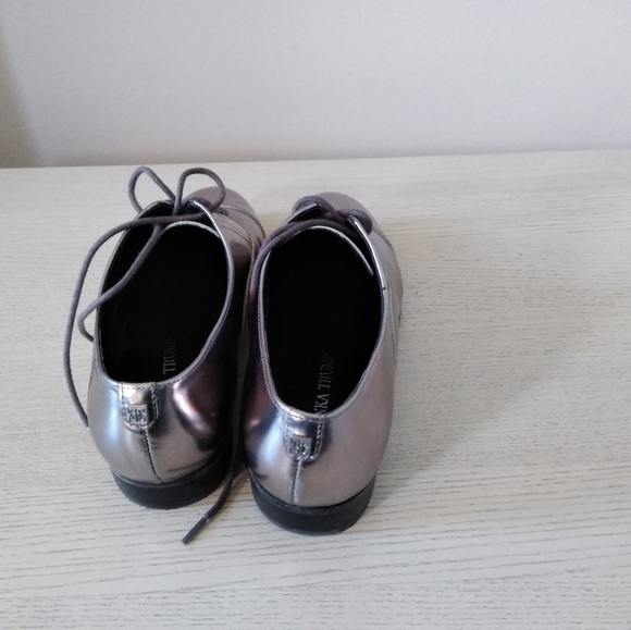 Ivanka Trump, size 7 shoes - Picture 2 of 4